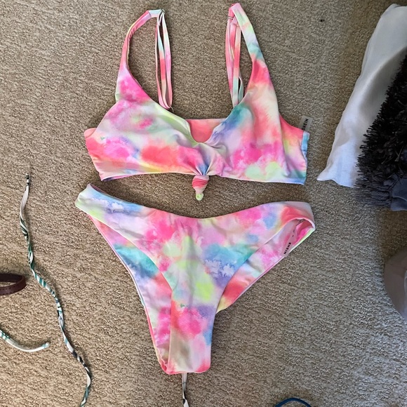 bikini - Picture 3 of 3